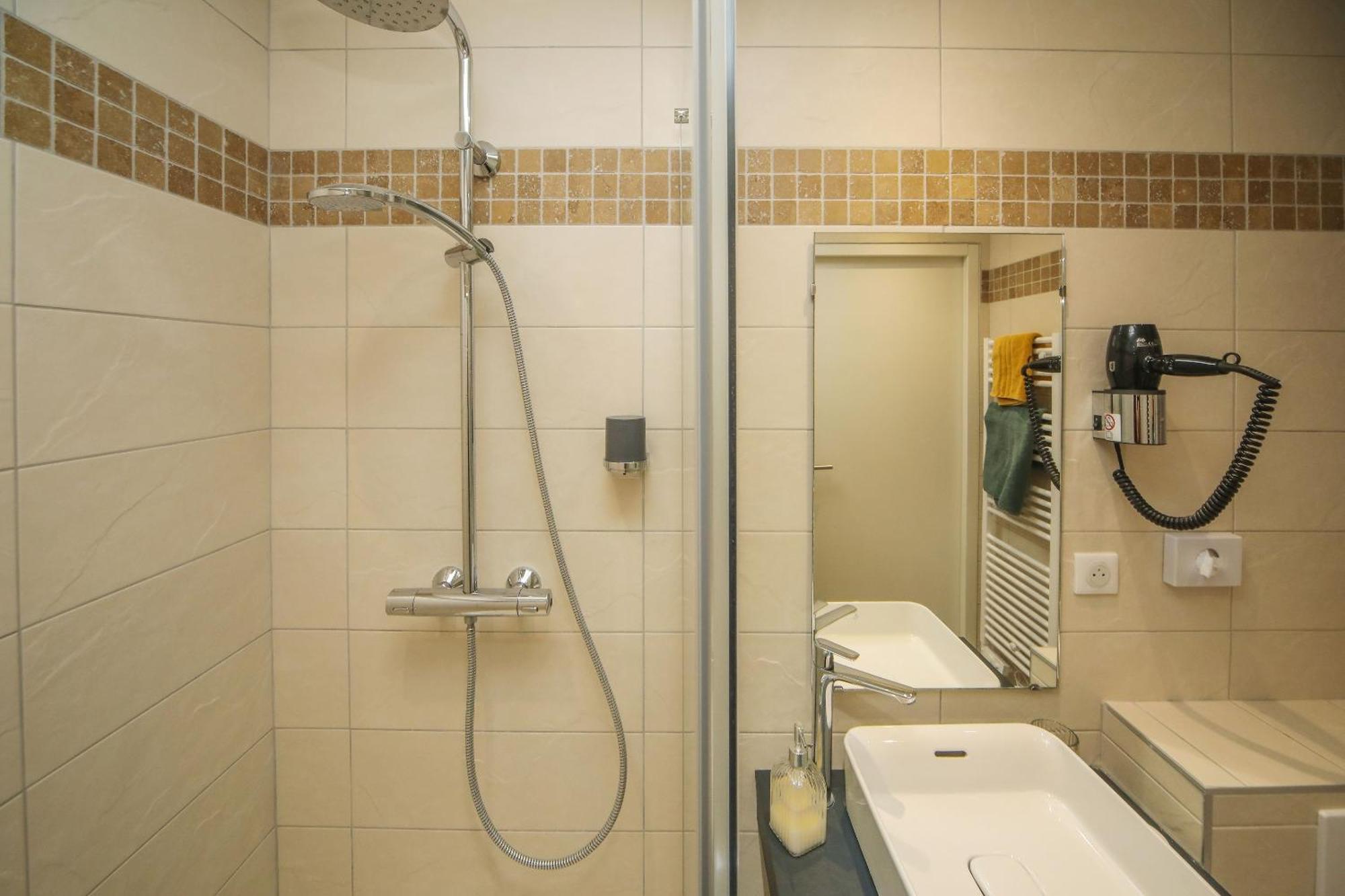 Hotel O Chiroulet Bagnères-de-Bigorre Eksteriør bilde
