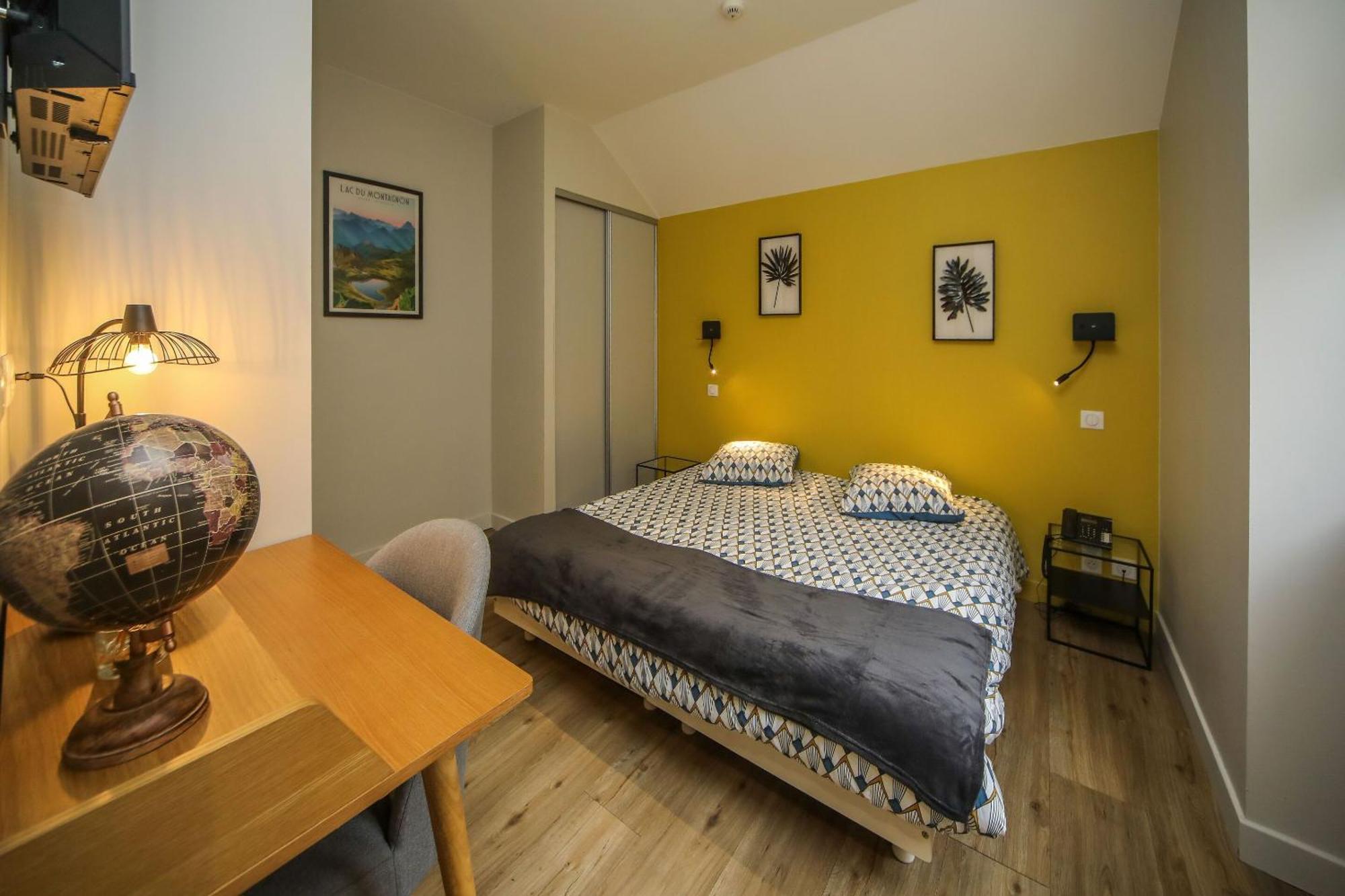 Hotel O Chiroulet Bagnères-de-Bigorre Rom bilde